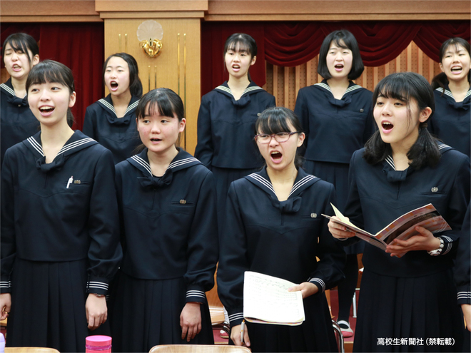女子中学生　合唱 こころを一つにして臨む中学合唱コンクール - 東京純心女子 ...