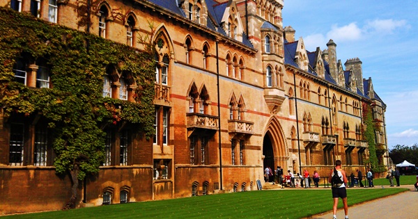 世界一の大学 オックスフォード大学 学生の日常は 高校生が